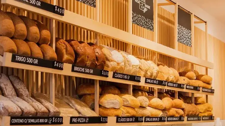 Colapsa famosa cadena de panaderías top: entró en concurso, acumula cheques rechazados y cierra locales