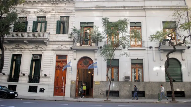 La presidenta del Colegio de Escribanos porteño defendió los controles tras el Caso Adorni