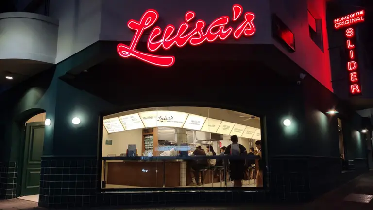 Se animaron a abrir una hamburguesería sin papas fritas y vendieron 20.000 sliders en 20 días