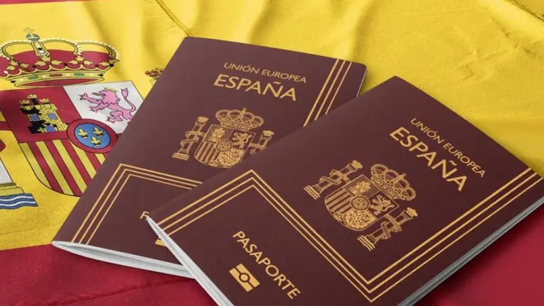 España aprobó una regularización masiva de inmigrantes sin papeles: a cuántos argentinos beneficiará