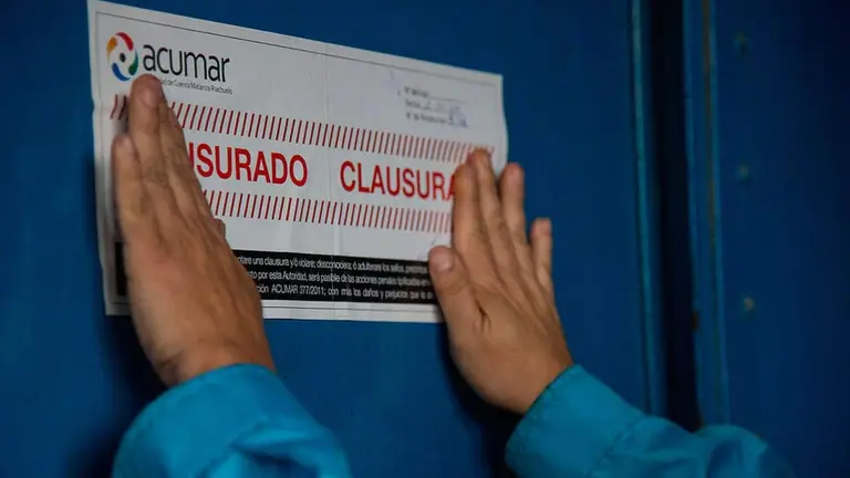 Cresta Roja: denuncian que la planta de Esteban Echeverría aún contamina, a pesar de su clausura