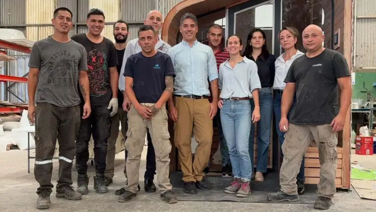 Una pyme cordobesa surfea la crisis fabricando productos wellness que le ganan a lo importado