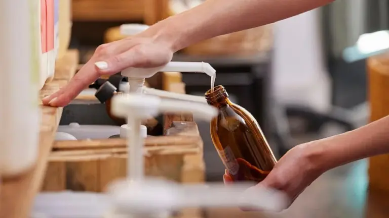 L'Oréal multiplica por 17 sus productos recargables en Argentina y revela cifras de ahorro ambiental por categoría