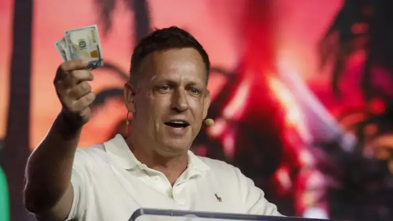El magnate Peter Thiel compró una mansión por u$s12 millones en Barrio Parque: su historia y qué hace en Argentina