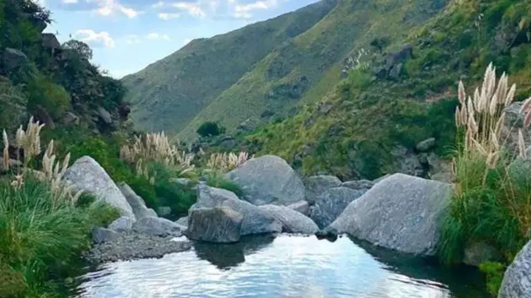 Escapada ideal para finde largo en el interior: el "paraíso saludable" que compite con Suiza y California