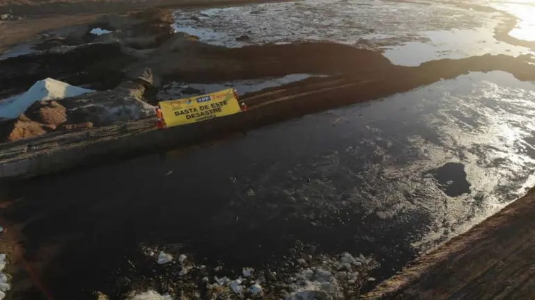 Va a juicio la empresa que provocó un desastre ambiental con desechos tóxicos de YPF, Chevron, Shell y PAE