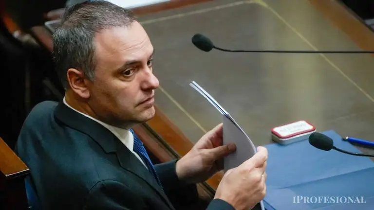 "No cometí ningún delito": Adorni se defendió, con Milei en modo militante y un plan para salir del escándalo