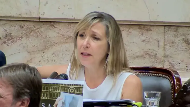 VIDEO | "¿Sabés cómo te dice la gente?": la chicana de Myriam Bregman a Manuel Adorni que lo dejó sin palabras