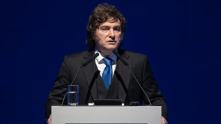 Milei volvió a apuntar contra los periodistas: "Las barbaridades que dicen los medios no las vi nunca en mi vida"