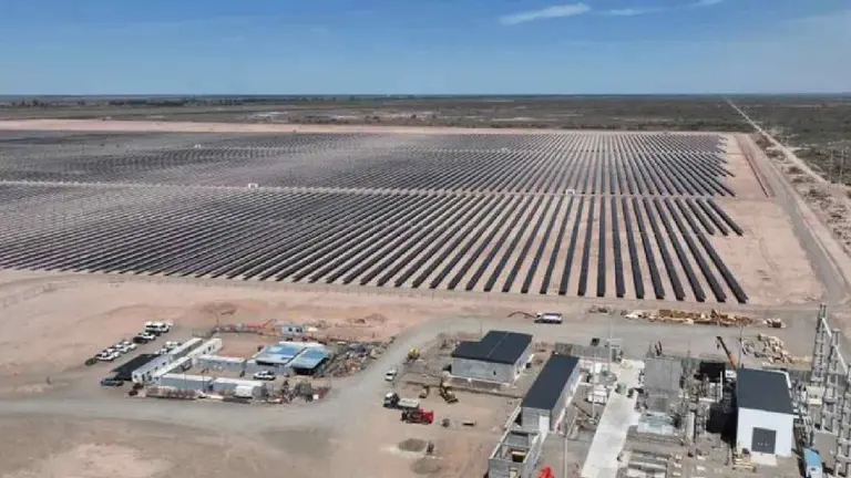 Caputo y Adorni, juntos en Mendoza: inaugurarán parque solar de u$s210 millones y mostrarán gestión en plena crisis