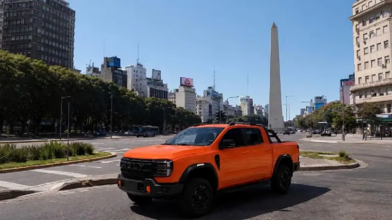 Así es la nueva camioneta china 4x4 que es más barata que Toyota Hilux y está cargada de equipamiento