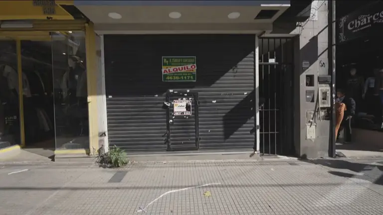La nueva postal de Avenida Avellaneda: persianas bajas, menos clientes y ventas en caída