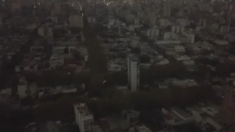 Apagón en la Ciudad: se incendió una subestación de Edesur y más de 70 mil usuarios se quedaron sin luz