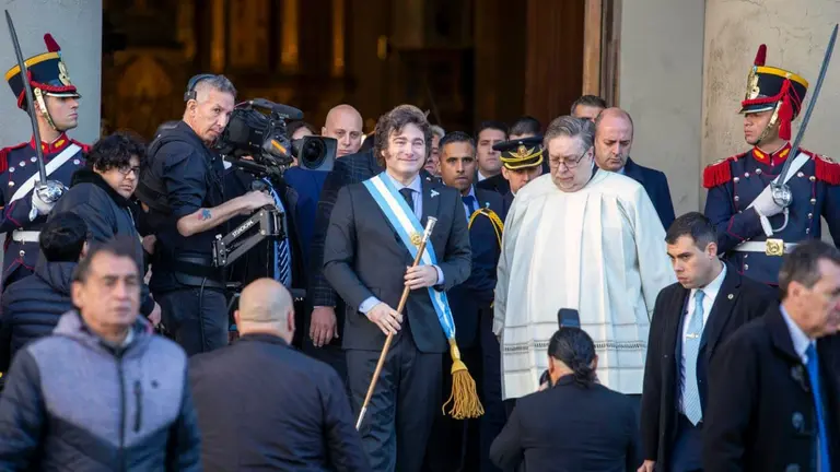 Milei participa del Tedeum en la Catedral metropolitana, en medio de las tensiones internas en el Gobierno