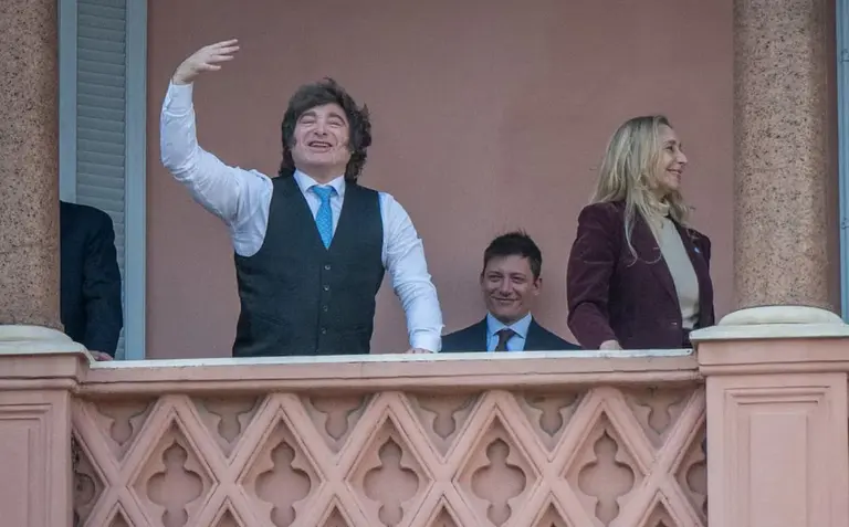 Javier Milei, Karina Milei y Santiago Caputo