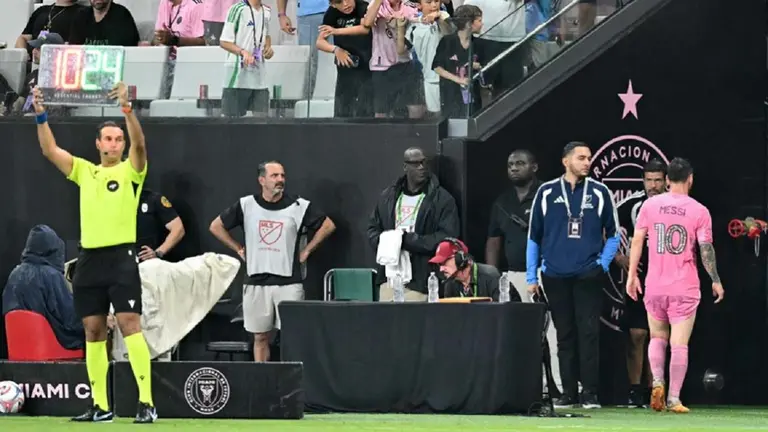 VIDEO | Lionel Messi sufrió una lesión a 16 días del Mundial: el momento en que sale de la cancha