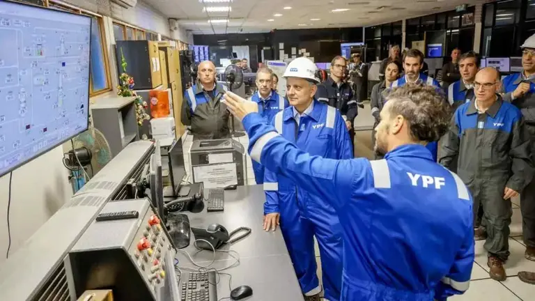 El mega sueldo de YPF para los que tienen título