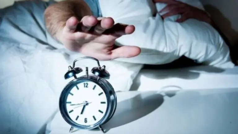 Jubilados: cuál es el horario ideal para despertarse después de los 60