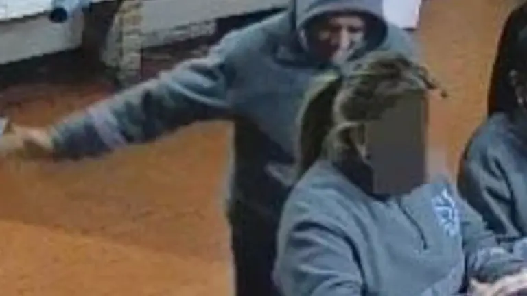 VIDEO | Filmaron a un concejal acosando a una empleada: pagará $12 millones y puede ir a juicio