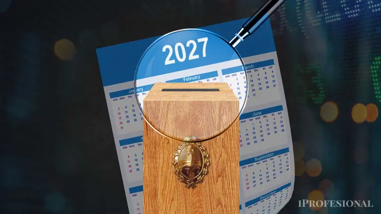 Imagen de una urna, con el calendario de 2027 y una lupa