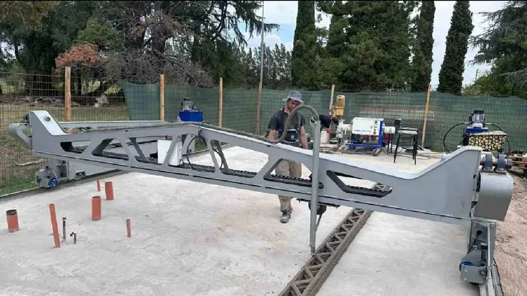 Así funciona la primera impresora 3D argentina que fabrica casas en tiempo récord
