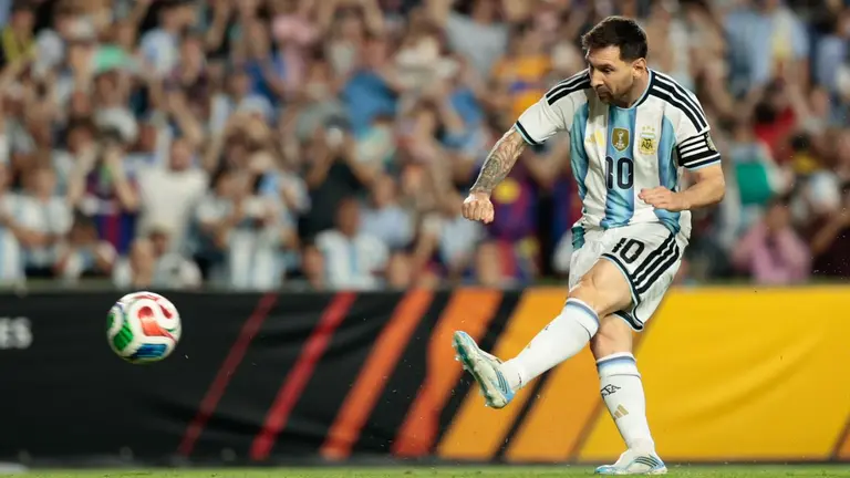 Cuánto paga en las apuestas un gol de Messi en el debut de la Selección en el Mundial