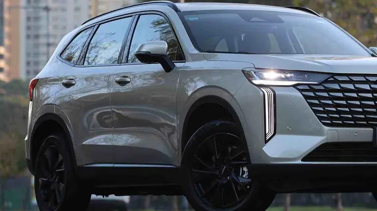 Es chino, ganó el premio al SUV más seguro, se renovó y sale $12 millones menos que Toyota Corolla Cross