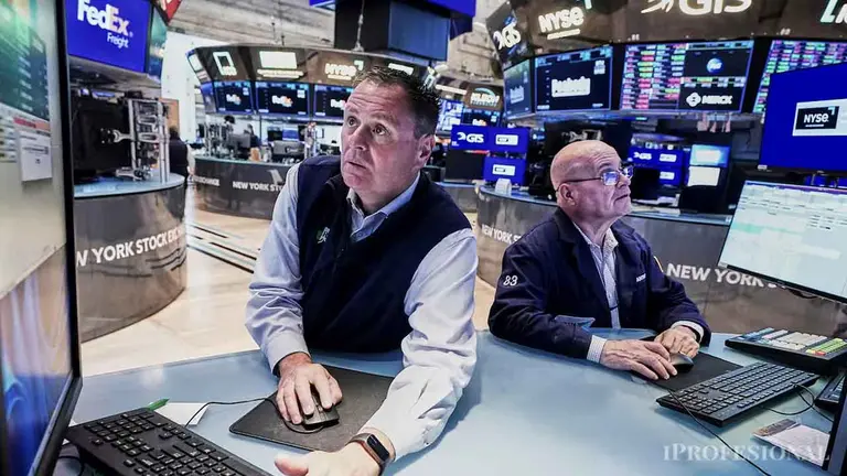 La deuda argentina extiende el rally y el riesgo país marca su nivel más bajo en casi ocho años