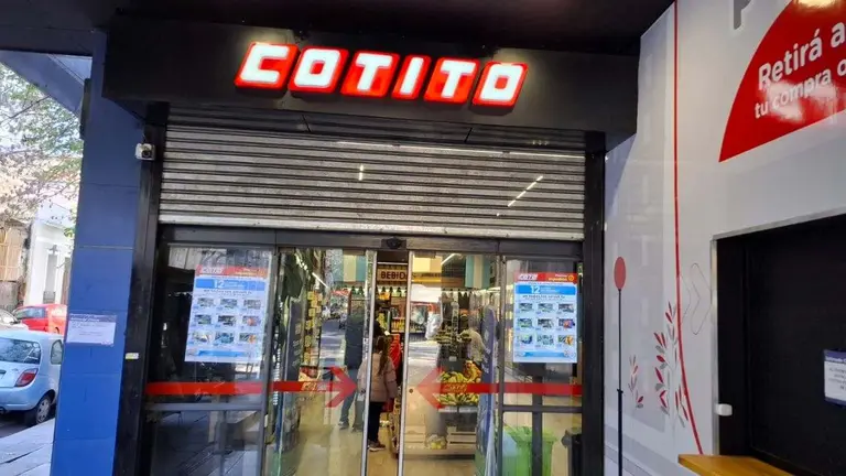 Cómo es y qué vende Cotito, el supermercado mini de Coto con cajas automáticas