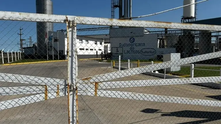 Empresa láctea paralizada desde enero podría retomar su actividad tras un acuerdo entre inversores y gremio