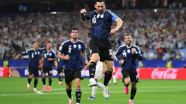 Desde "Obra de arte" hasta "genio": qué dijeron los medios del mundo el gol de Messi ante Jordania