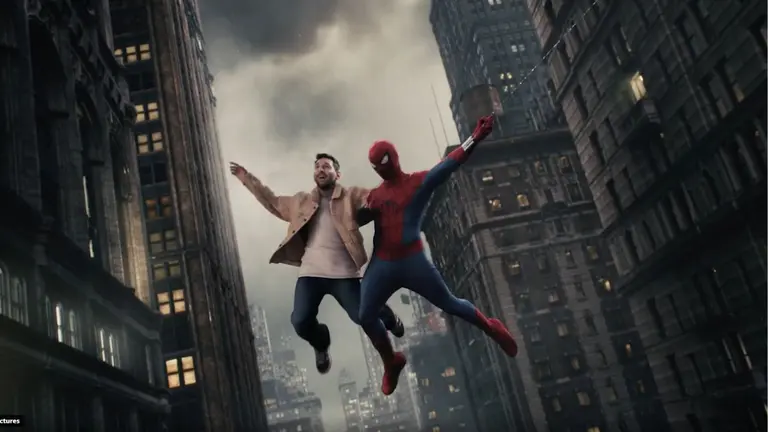 VIDEO | El inesperado cruce entre Messi y Spider-Man que hizo explotar las redes antes del estreno de la película