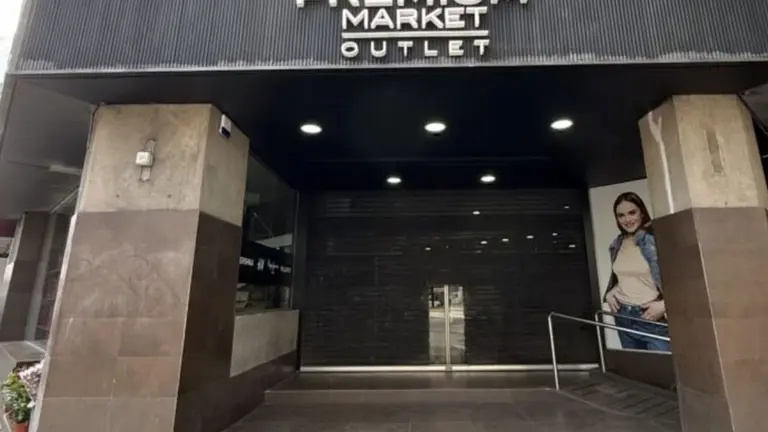 Nuevo outlet en Buenos Aires con zapatillas de primera marca desde $25.000