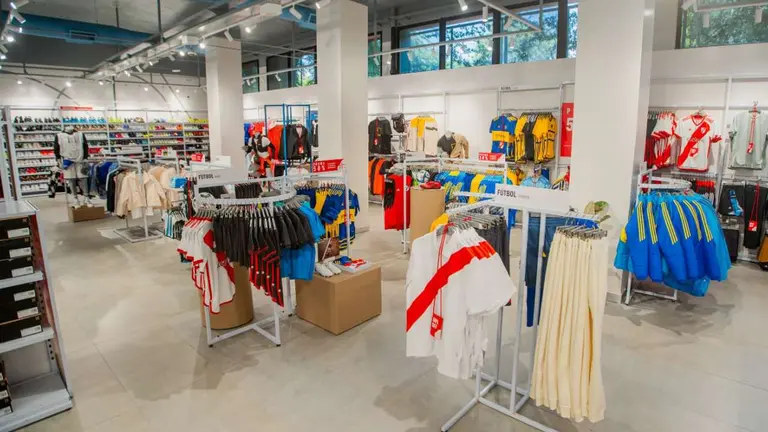 El circuito de outlets oculto en la Ciudad con ropa de marca a mitad de precio