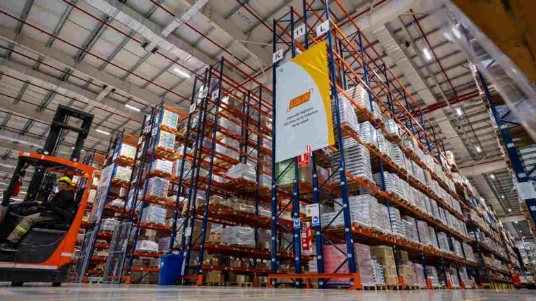Buscan hasta 100 empleados con salarios de hasta $6 millones en empresa de logística