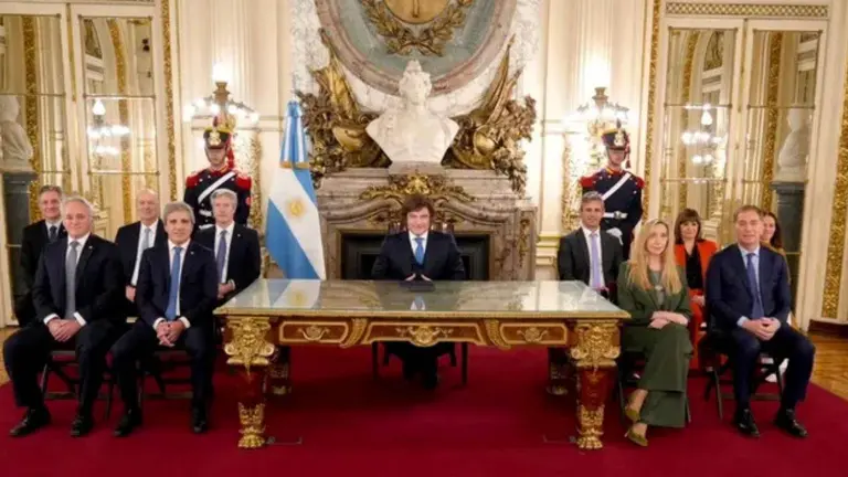 Milei presentó la reforma del BCRA "para poner fin a la estafa de emitir dinero para financiar la política"