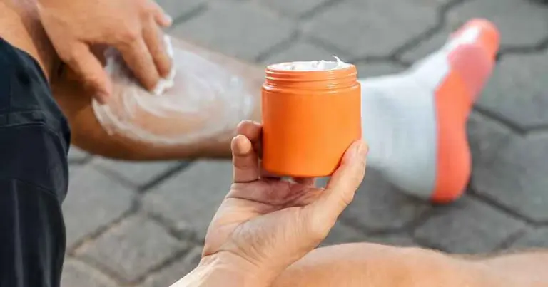 ANMAT prohibió dos cremas antiinflamatorias y un jarabe tras el robo de lotes de medicamentos