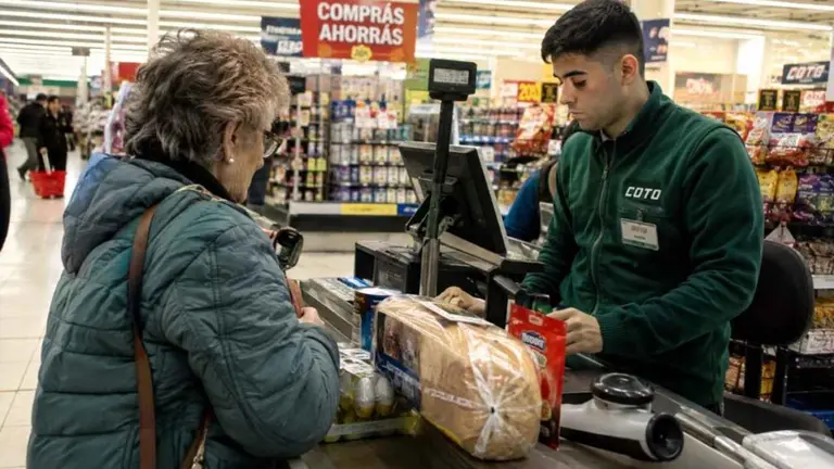 El nuevo ranking de sueldos de empleados de comercio tras la paritaria, con salarios de más de $1,3 millones