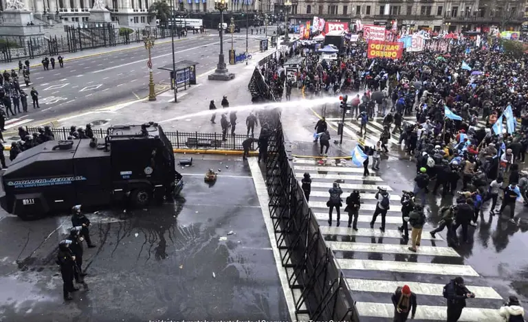 Incidentes en Congreso por ley de Propiedad Privada