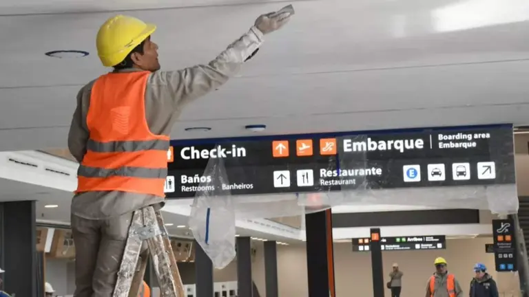 Fuerte avance en la obra del aeropuerto de Salta, "la más importante del país saliendo de Buenos Aires"