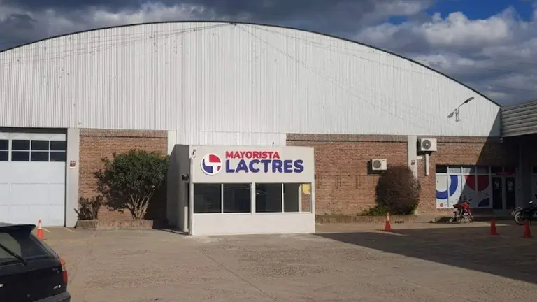 El frente de la empresa mayorista Lactres