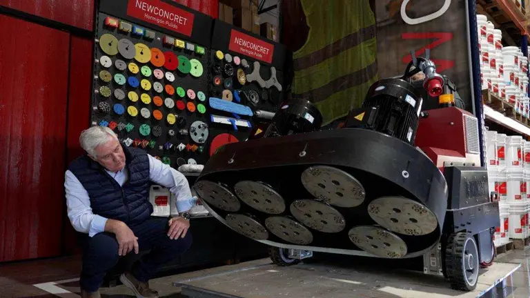 Pablo Lonati en su fábrica