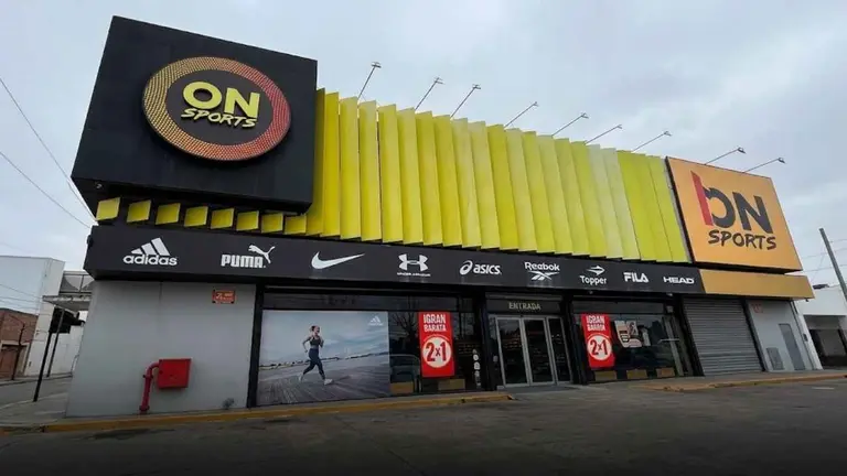 Zapatillas, ropa y accesorios desde $12.000: la gran barata 2x1 en el On Sport de Ituzaingó