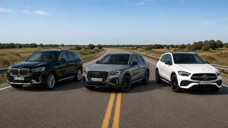 BMW X1, Audi Q2, Mercedes Benz GLA sobre la ruta en semicirculo. Foto creada por IA
