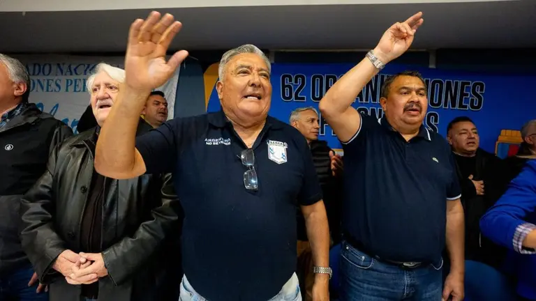 Las 62 Organizaciones Peronistas se reorganizan y advierten que pueden ir por afuera del PJ