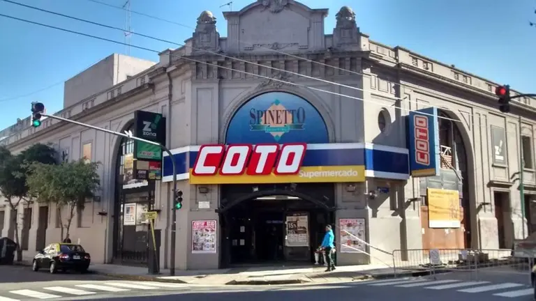 Spinetto, el histórico shopping de Coto, podría cambiar de dueño y despierta el interés de grandes jugadores
