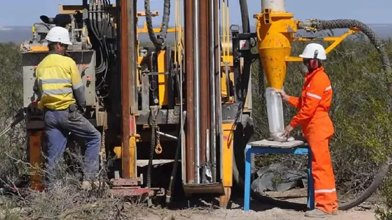 Millonario financiamiento internacional para buscar uranio en extensa zona de Río Negro