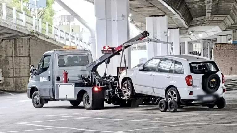 Nueva playa de acarreo en Buenos Aires para que las grúas se lleven autos de estos barrios
