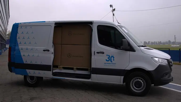 Cómo anda la Mercedes Benz Sprinter de carga que estrenó caja automática