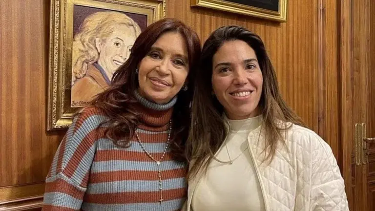 Cristina Kirchner junto a María Calle, la militante que fue despedida de la UOM